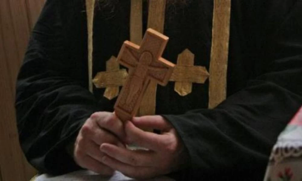 Μοναχός με κορονoϊό δραπέτευσε από μοναστήρι και τρύπωσε στη Μολδαβία